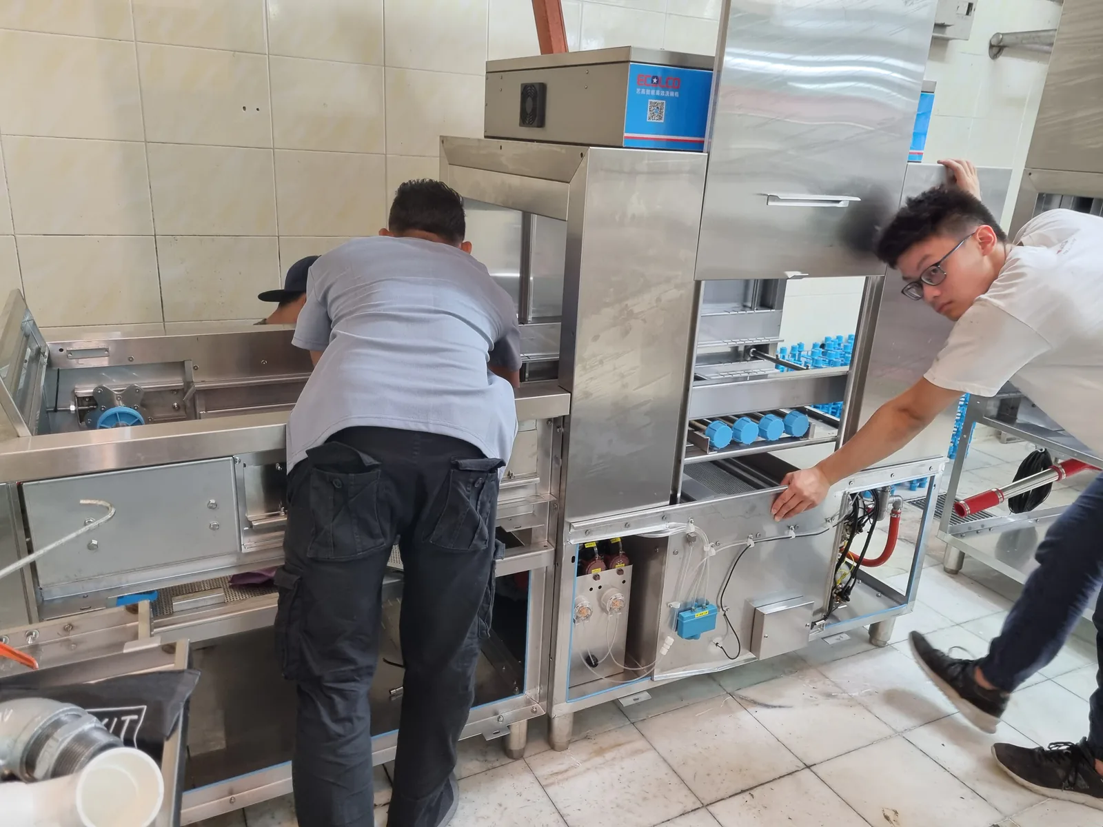 EHS offers commercial dishwasher rentals in Malaysia for businesses that want to avoid a high upfront cost.