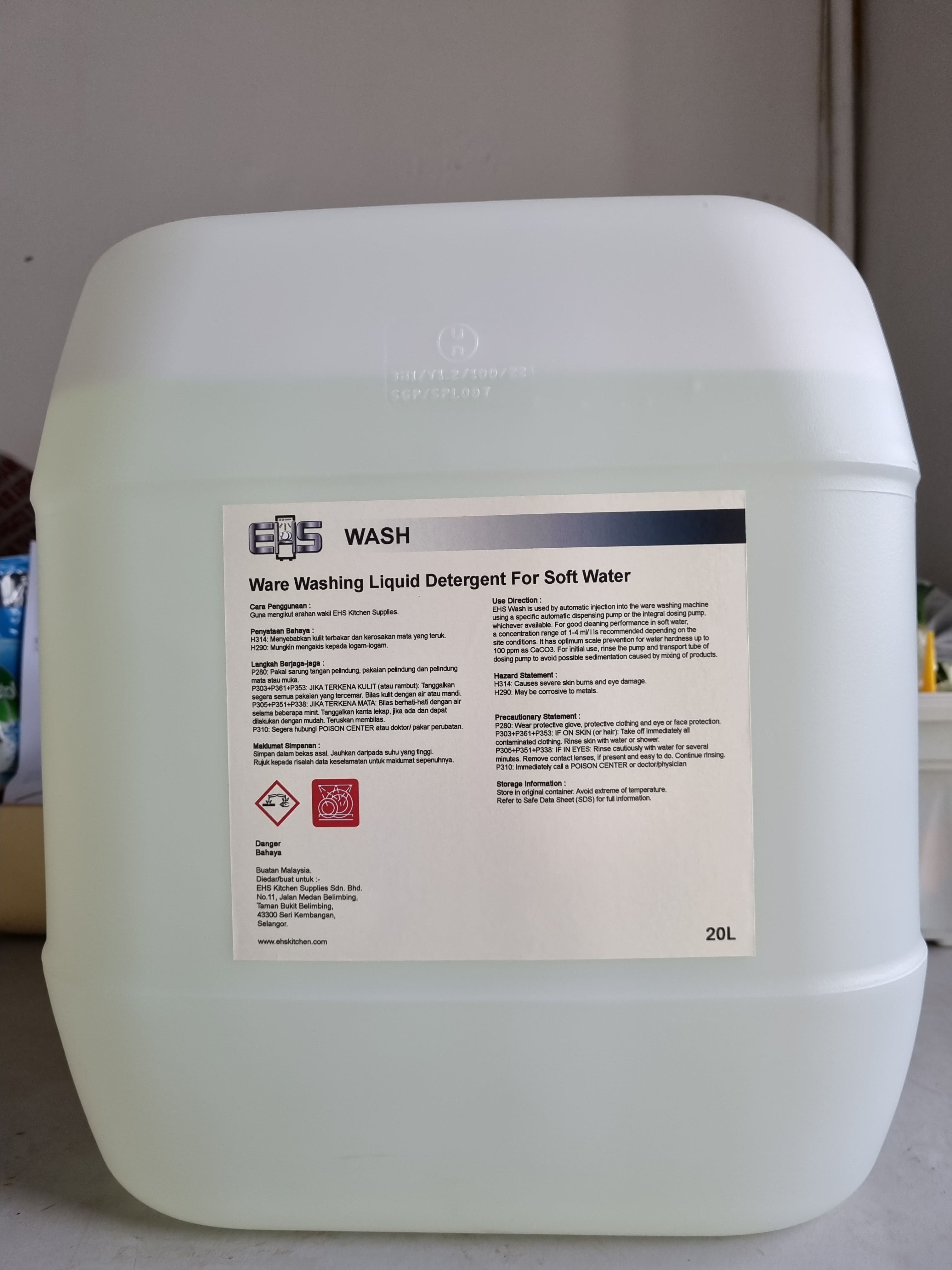 Commercial dishwashers require suitable dishwashing detergents.